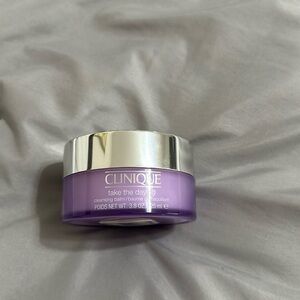 Clinique take the day off